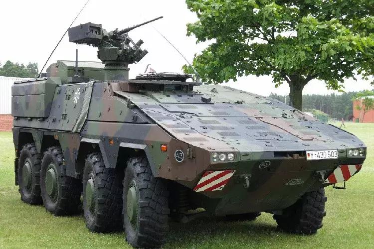 坦克乘员在战斗中突然内急怎么办?汉斯轻松舒爽,美帝涨的脸红