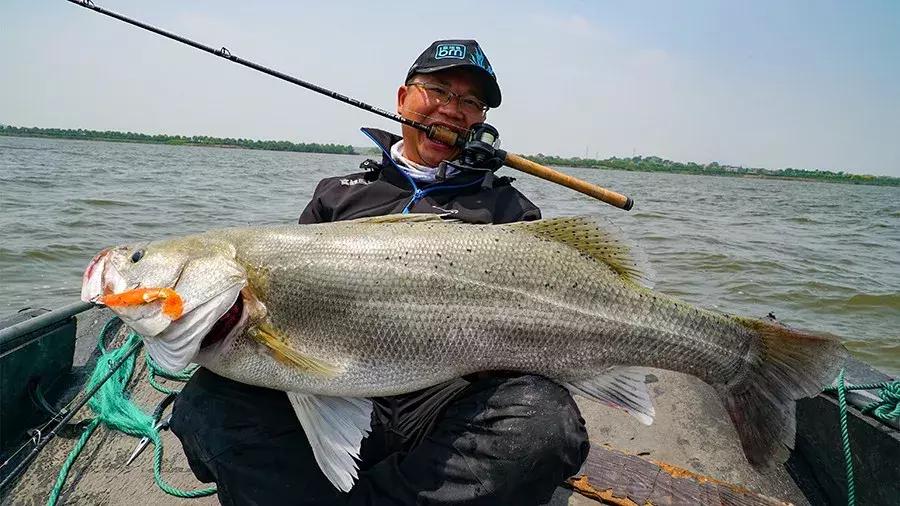 轻量怪物斗巨鲈｜追踪胡陈港水库的怪物2年终得一见