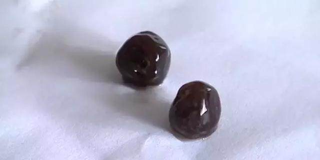 高中生肚子疼到吐是什么原因,高中生经常腹痛是怎么回事