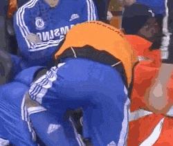 运动员为什么喜欢互相摸屁屁？