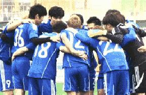 运动员为什么总喜欢摸鞋底,为什么运动员喜欢摸鞋底