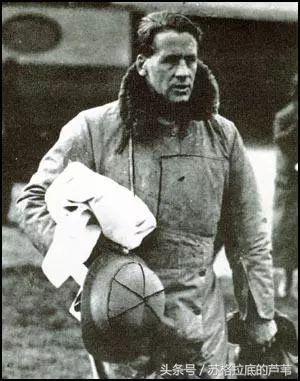 散步就选白金汉宫？你无论如何也难以拒绝他