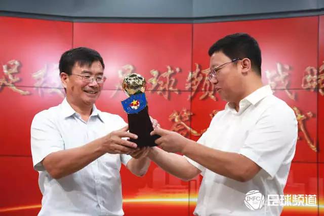 足球俱乐部和中国合作,足球俱乐部与学校合作