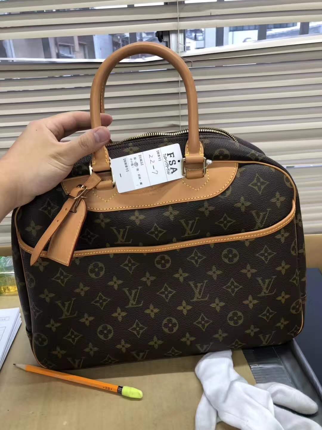 直播卖中古包,lv中古包去哪里卖能获得高价