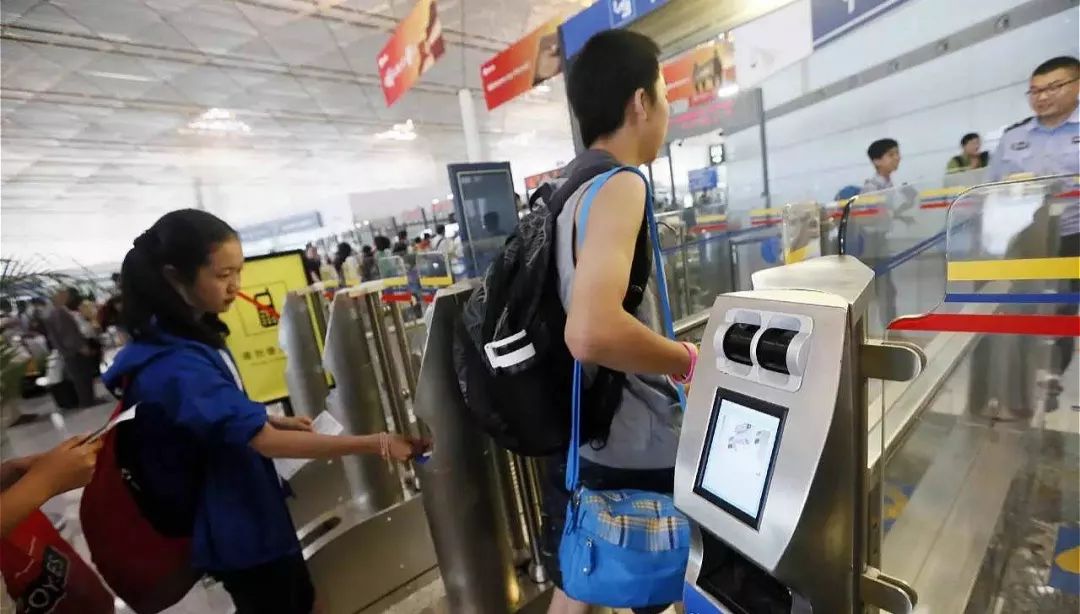 海关总署严打人肉代购?迈克尔·杰克逊曾被化学阉割;NZ现机票诈骗