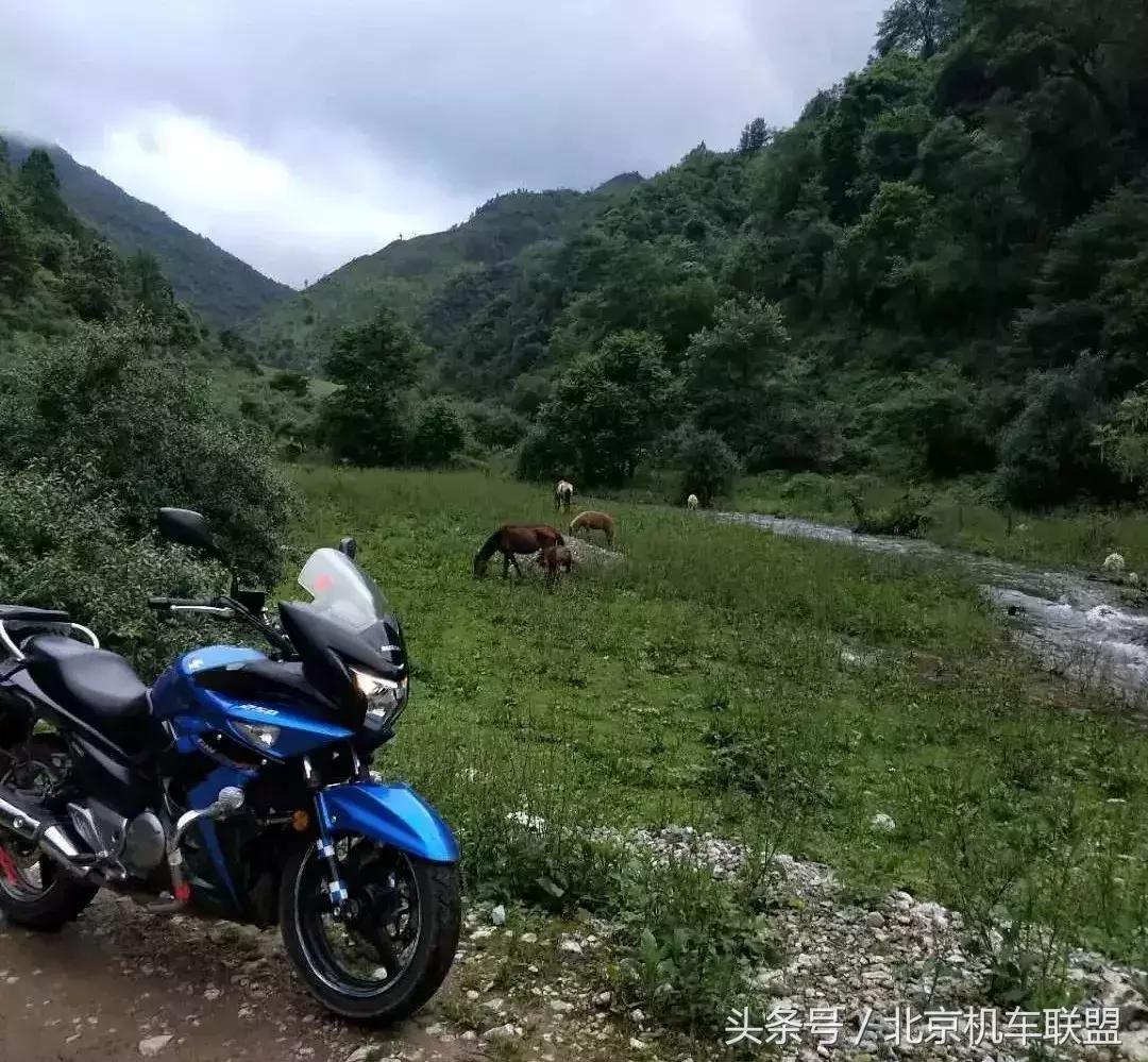 摩友旅途美景,摩友们感受骑行的独特魅力