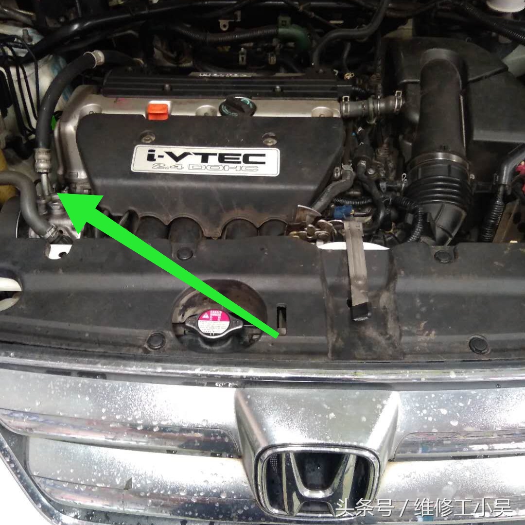 16万公里的本田CRV让车主郁闷，空调怠速制冷，行驶中却不制冷！