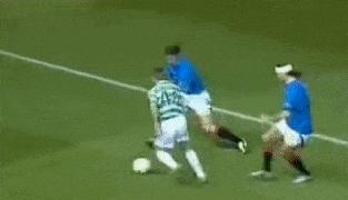 内马尔经典进球挑球过人展现天赋,内马尔的绝招