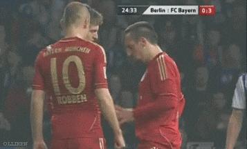 足球场上各种逗比瞬间剪辑,足球场上的搞笑瞬间拯救不开心