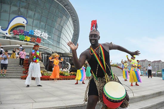 天津海洋馆“冰GO海洋节”开启极地特色酷爽之旅