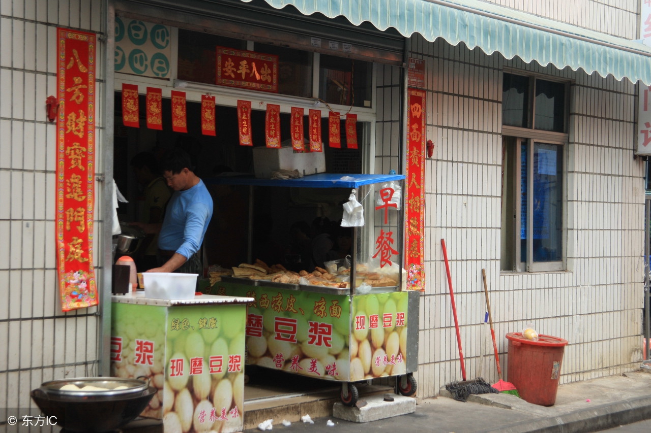 做餐饮自己创立品牌好还是加盟好,加盟和自主开店哪个好