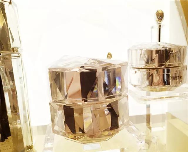 感受面霜,体验贵妇级面霜