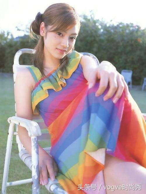 老牛吃嫩草？日本大龄*优女**情迷世界杯边后卫