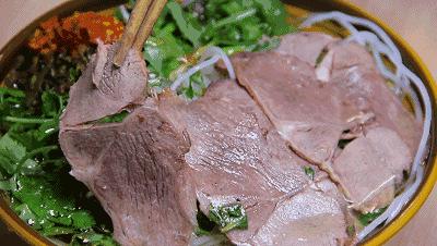 小哥哥在抖音火啦！到南充这家小吃店搞了大事……