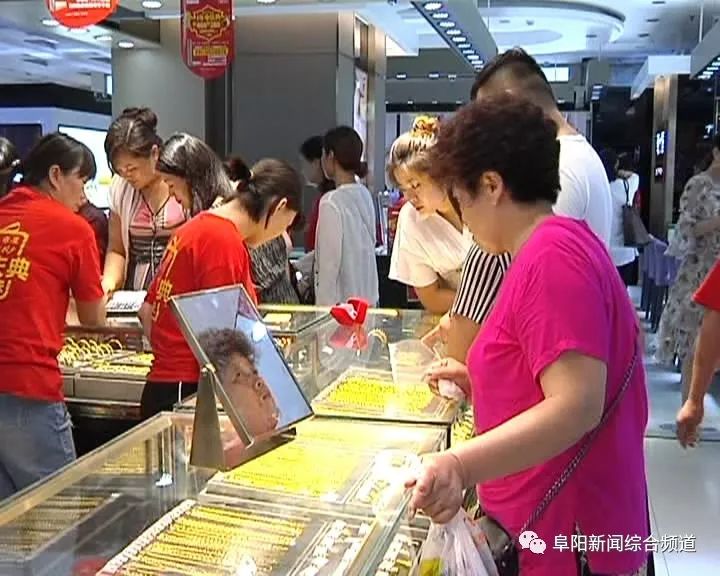 两天5000万!面对电商冲击,阜阳商厦上演盛夏销售奇迹