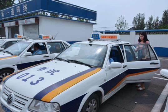 考试车和教练车不一样点位不同,考试车与驾校车挡位不一样怎么办