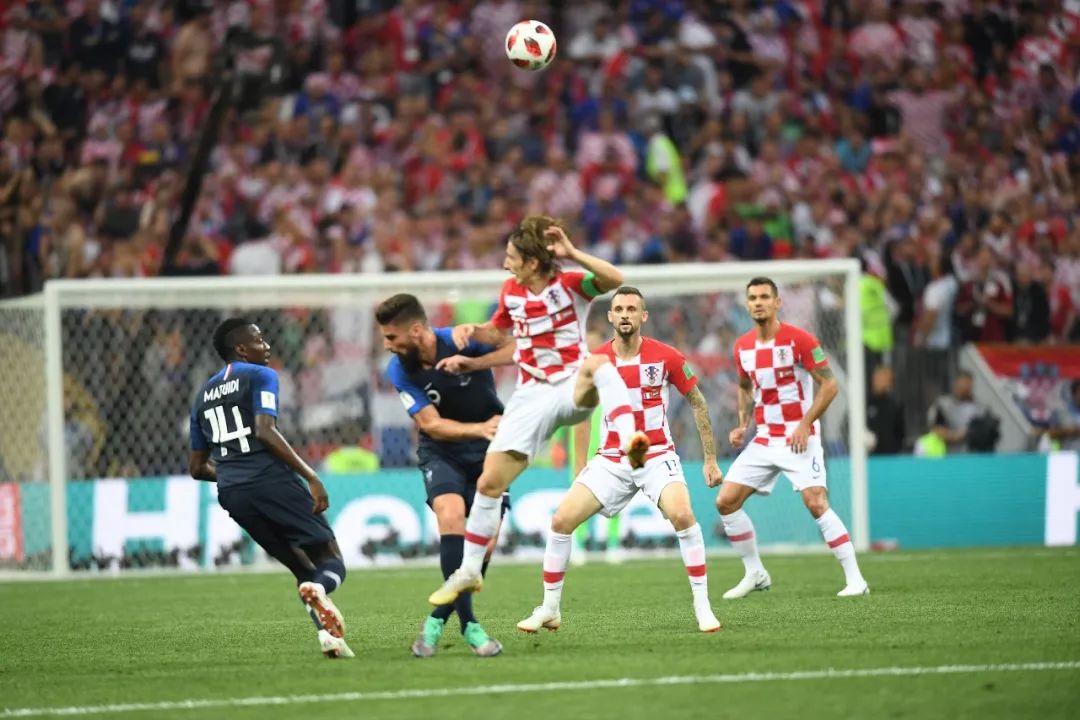 var不是只看点球吗,var看c罗点球