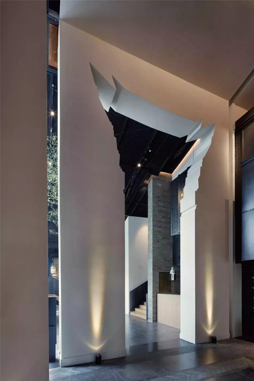 独倚望江楼赏析,作品赏析英文