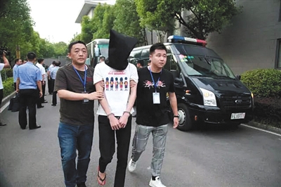 跨境网络赌博获利30万怎么判,跨境网赌涉案30亿