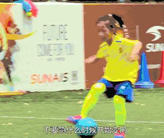 亲子足球传接球,亲子足球乐融融