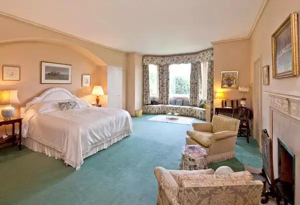 梅西内马尔c罗豪宅,梅西和c罗的房子长啥样