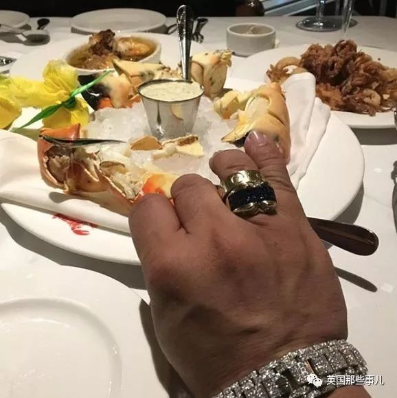 当众点了猪肉，这个土豪中东假王子现在要面临30年牢狱了
