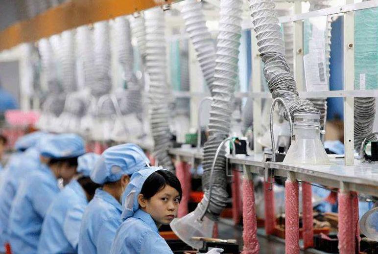 工厂不给辞职可以自离吗,工厂老板可以随意不让员工加班吗