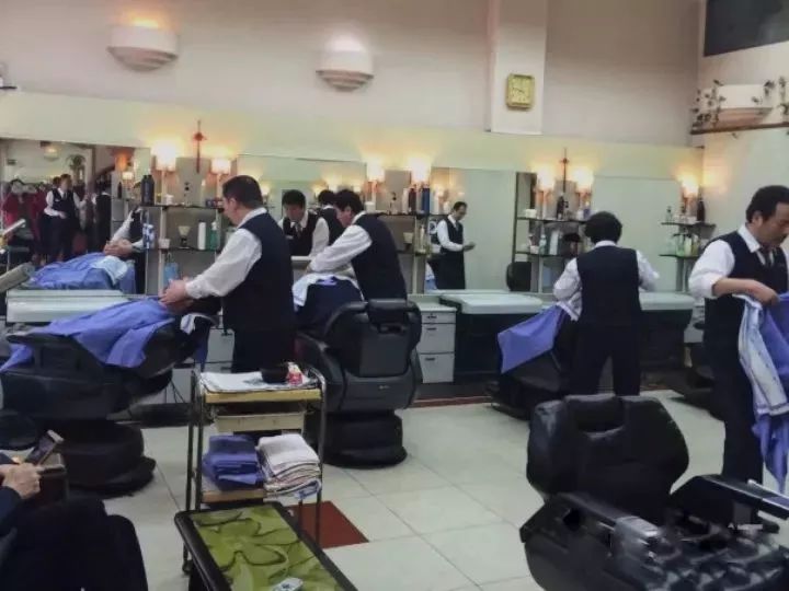 老底子剃头发视频,老底子理发