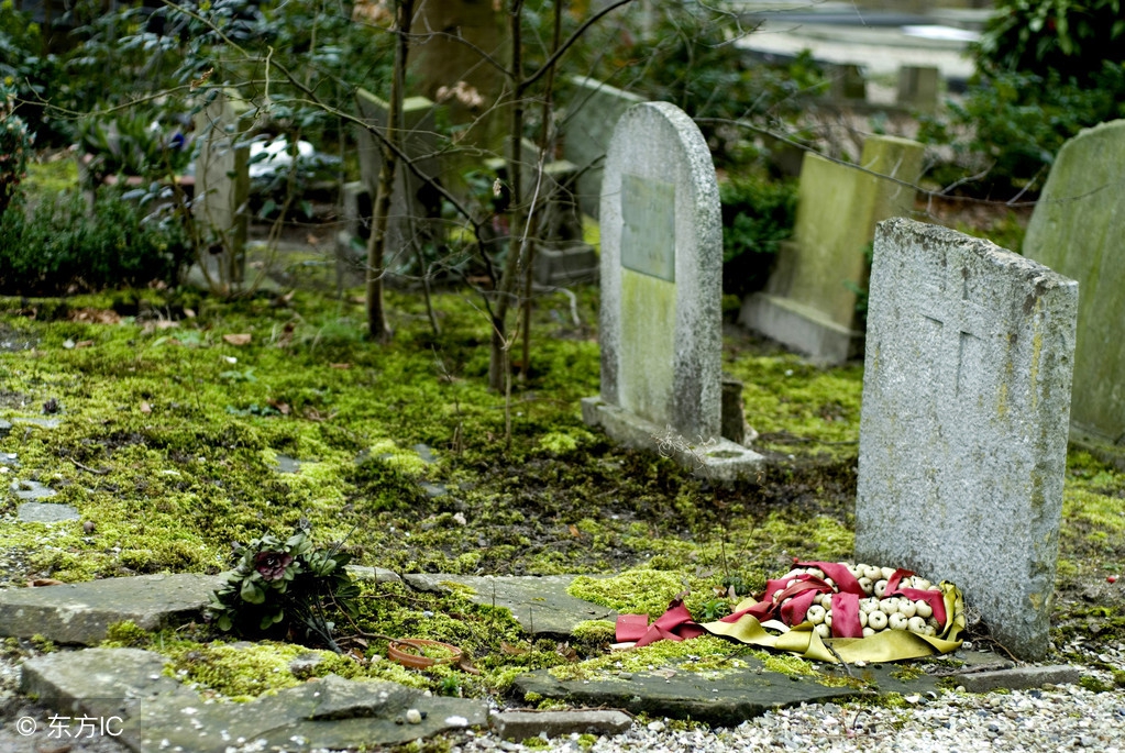 靠近坟墓建房有什么讲究,农村建房屋后有坟好不好