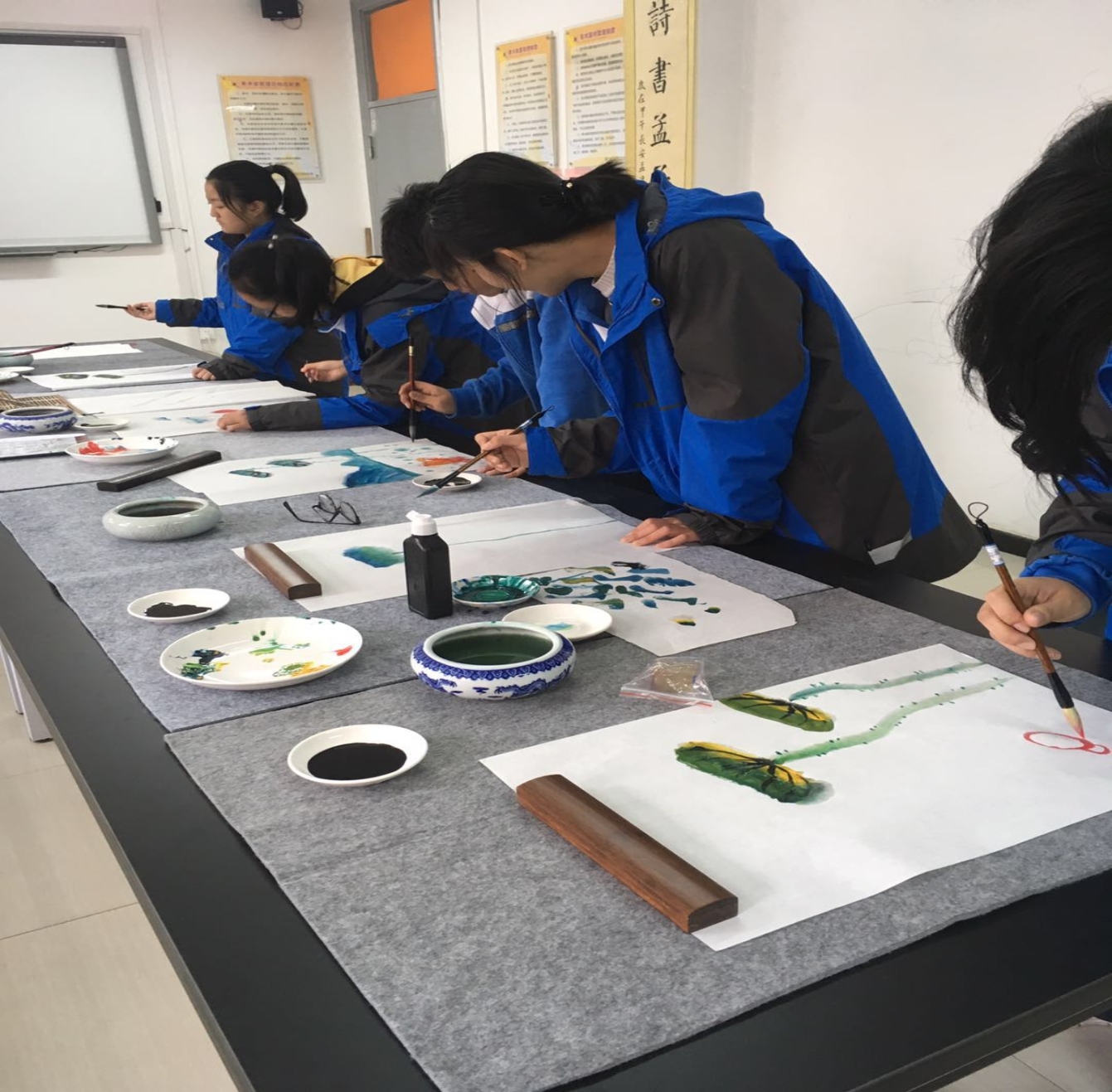 栉风沐雨砥砺前行薪火传承,栉风沐雨，砥砺前行