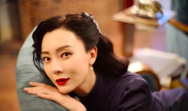 韩国足球门将化妆视频,韩国守门员不脱妆眼线