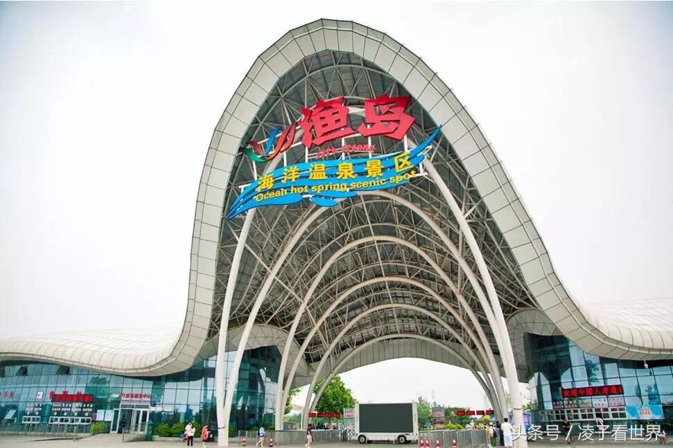 沙滩拾贝壳景区,沙滩花海美景