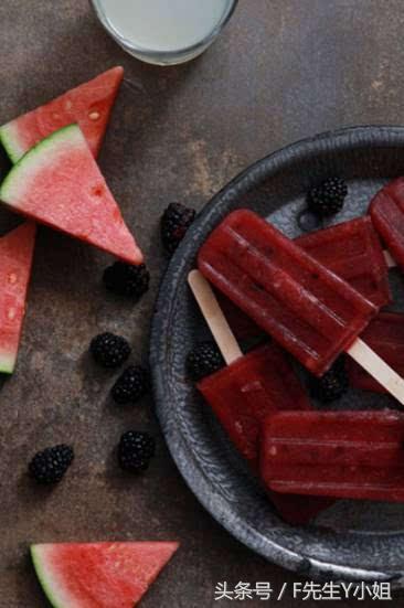 夏季西瓜的正确吃法,西瓜的吃法大全简单又好吃