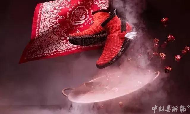 李宁拿大哥大短袖,2018年李宁纽约时装周