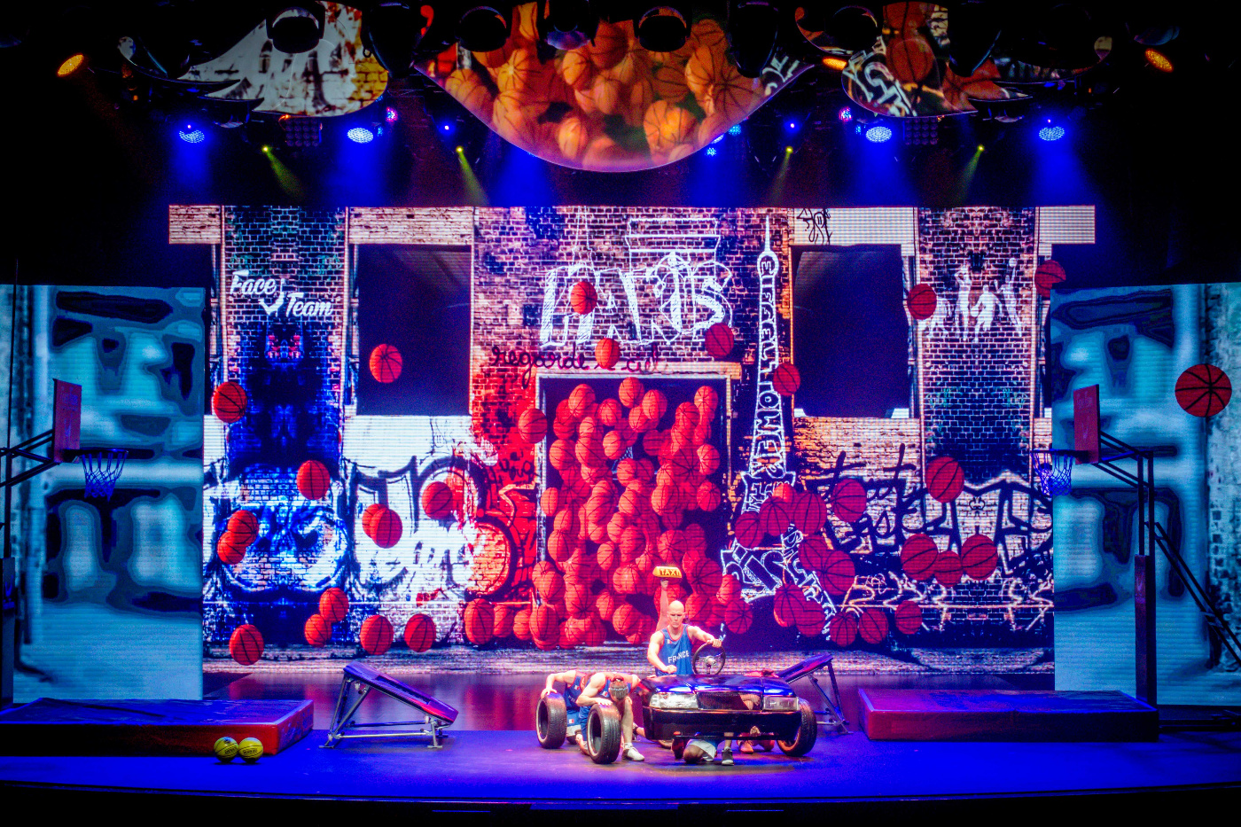 澳门巴黎人时尚秀,澳门巴黎人夜景震撼视频