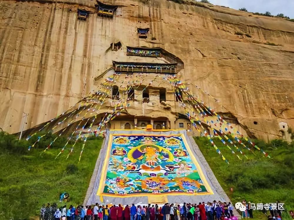 塔尔寺的晒佛节,一年一度的晒佛节