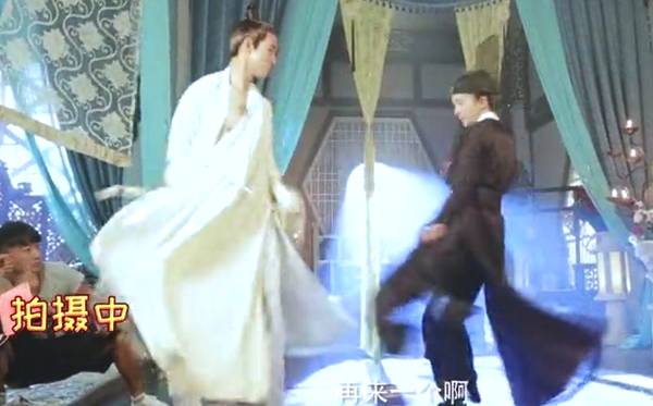 扶摇花絮：太子去好莱坞被杨幂求代购，阮经天戳穿后杨幂脸红