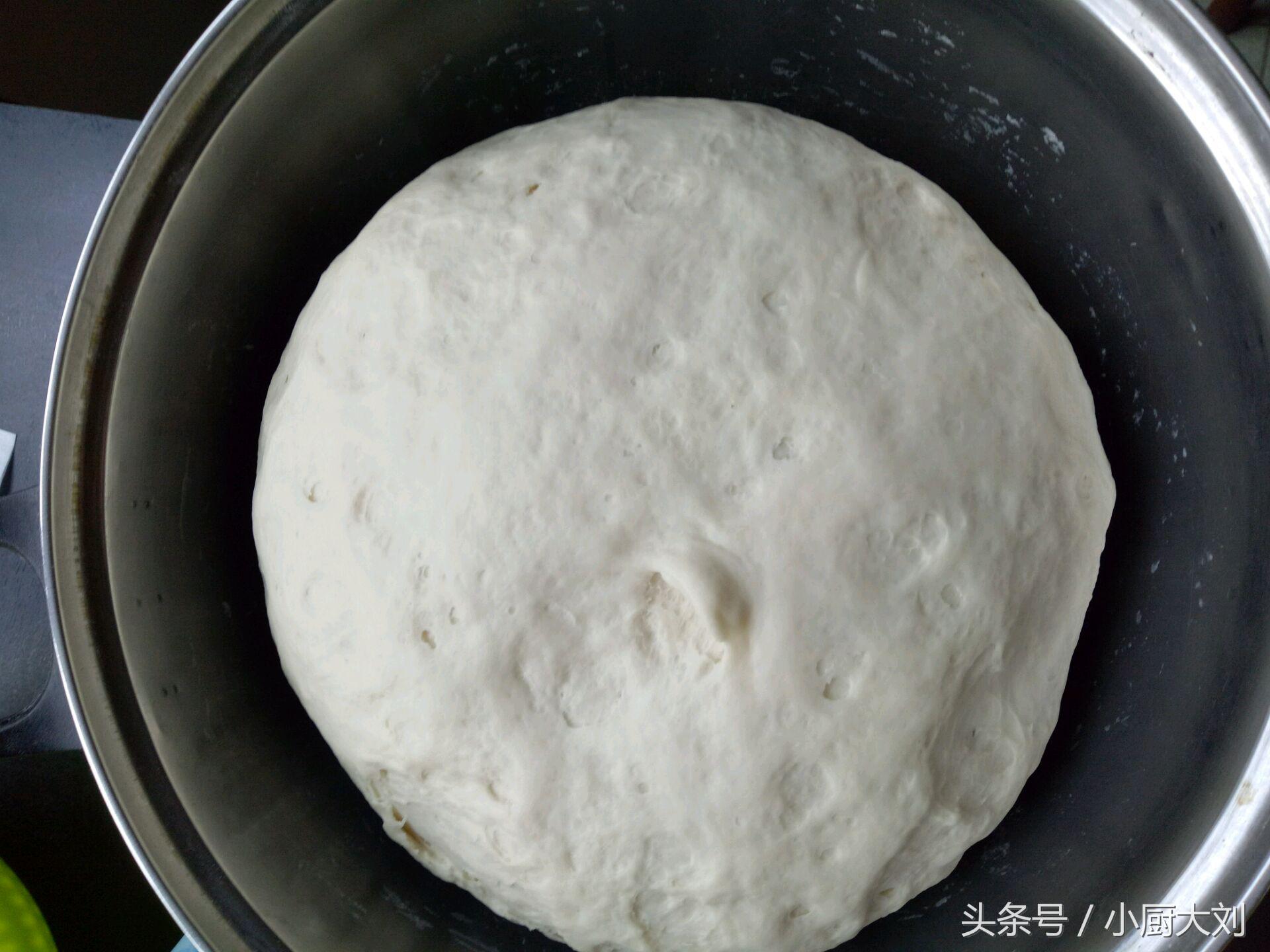 怎样发面蒸包子才松软好看不回缩,蒸包子怎么发面蒸的包子才松软