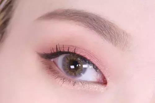 单眼皮适合的画眼线方法,单眼皮不同眼型怎么画眼线