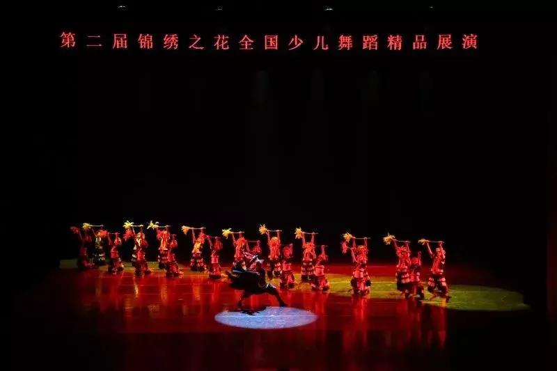 今天，请把朋友圈留给咱黄埔青少年！为你们打Call日夜不分~