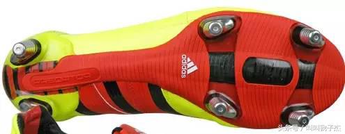 根据场地足球鞋怎么选,如何根据场地选择足球鞋