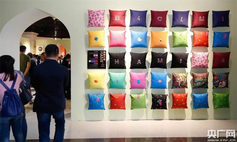 新疆哈密手工刺绣衣服,哈密维吾尔族刺绣教程