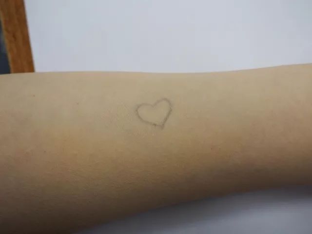 选粉底啦8款爆火持妆粉底测评,粉底推荐遮斑前十名红榜