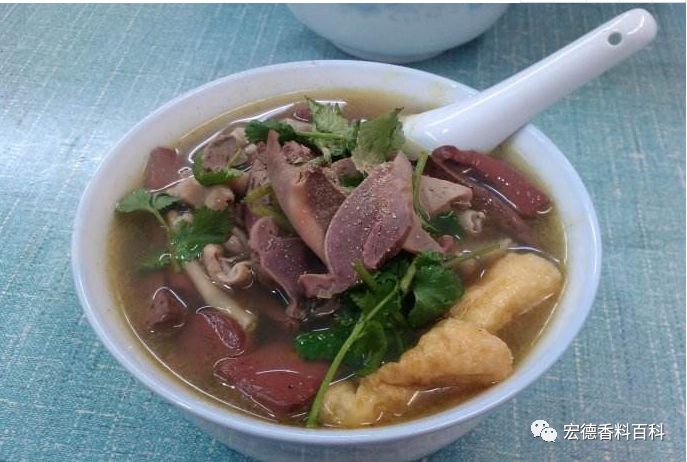 火焰炖大鹅、香辣片片鱼、沙锅串串香、鸭血粉丝汤你更喜欢哪个？