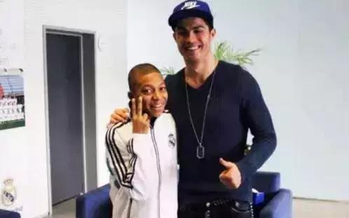 世界足球先生梅西c罗投票,fifa公布世界足球先生