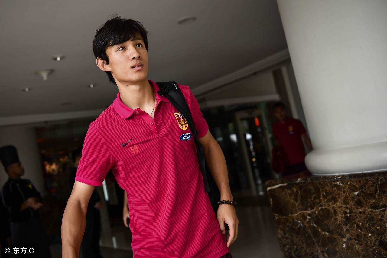 第二个王燊超？足协杯再现球员佩戴项链上场