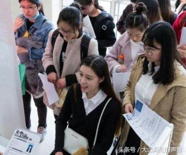 面试官：用3个9组成一个最大的数？回答9的99次方被淘汰