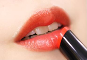 今夏天必备口红，乔治阿玛尼限量版304橙色试色