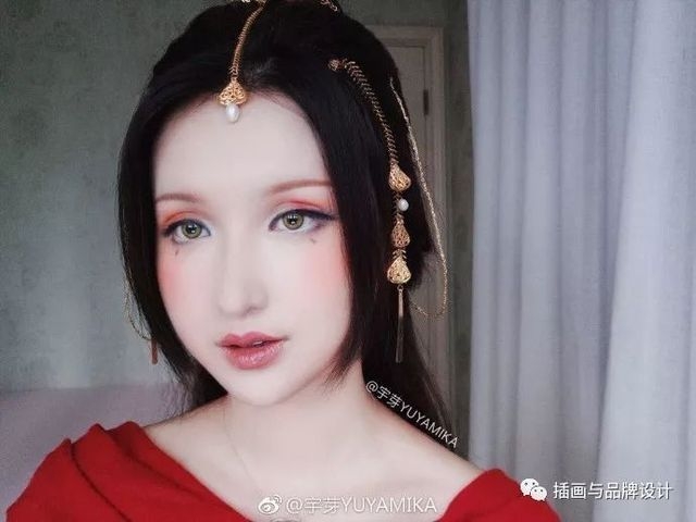 90后重庆姑娘仿妆蒙娜丽莎,重庆女性化妆成蒙娜丽莎