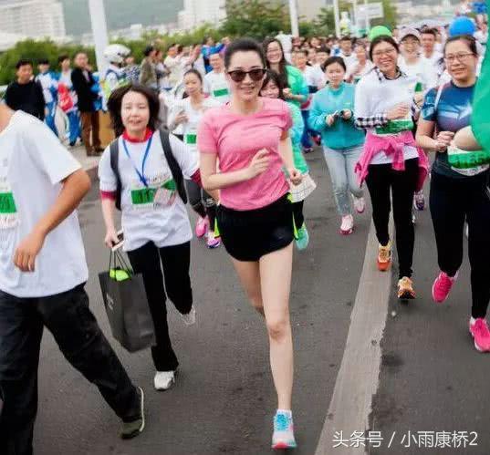 48岁许晴美艳绝伦,许晴50岁高清写真